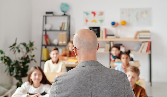 Wat verdient een leraar in het basisonderwijs